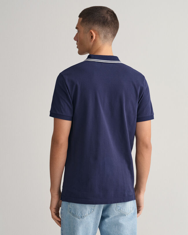 Polo em algod&atilde;o piqu&eacute; com colarinho contrastante &agrave;s riscas