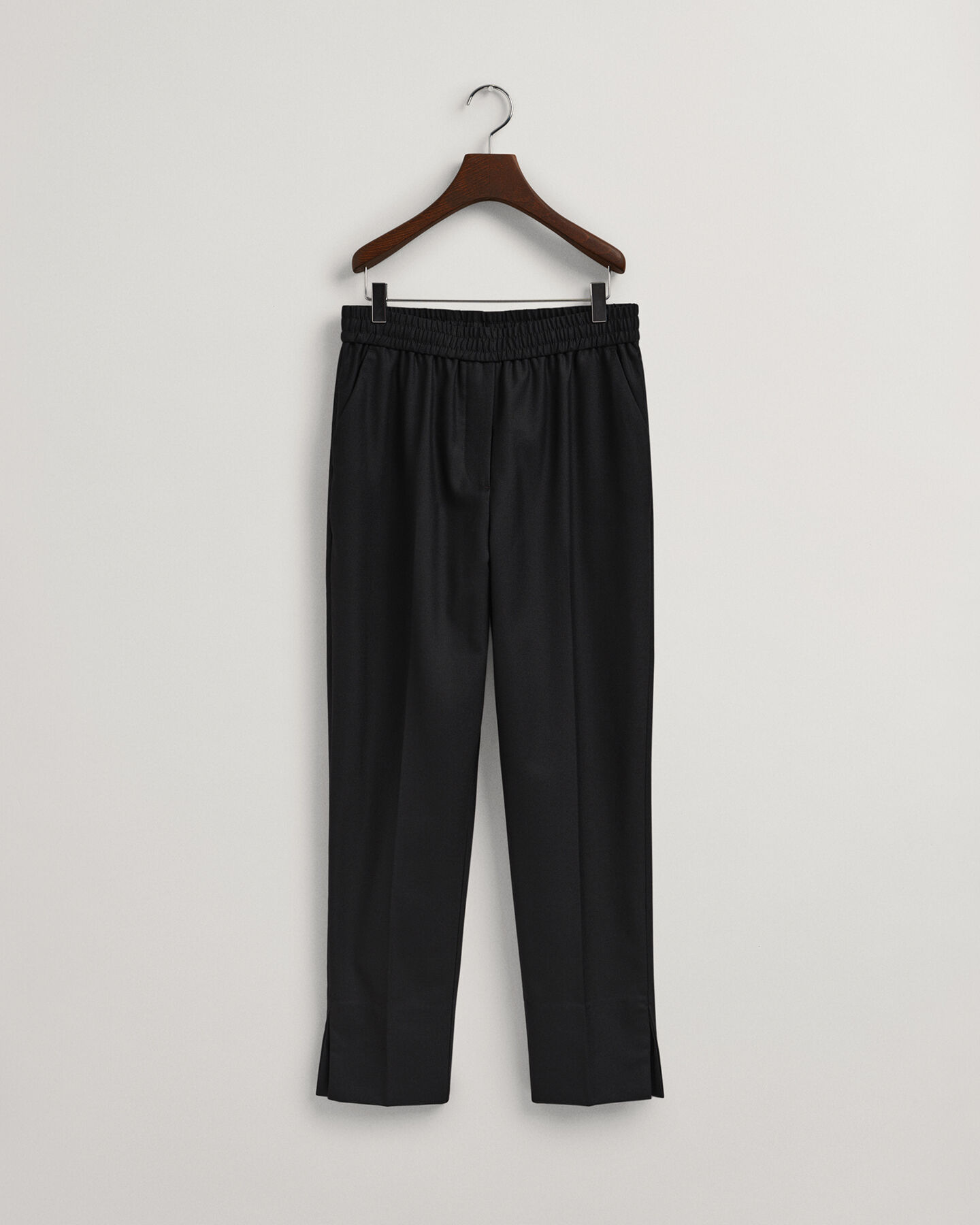 Cal&ccedil;as pull-on afuniladas