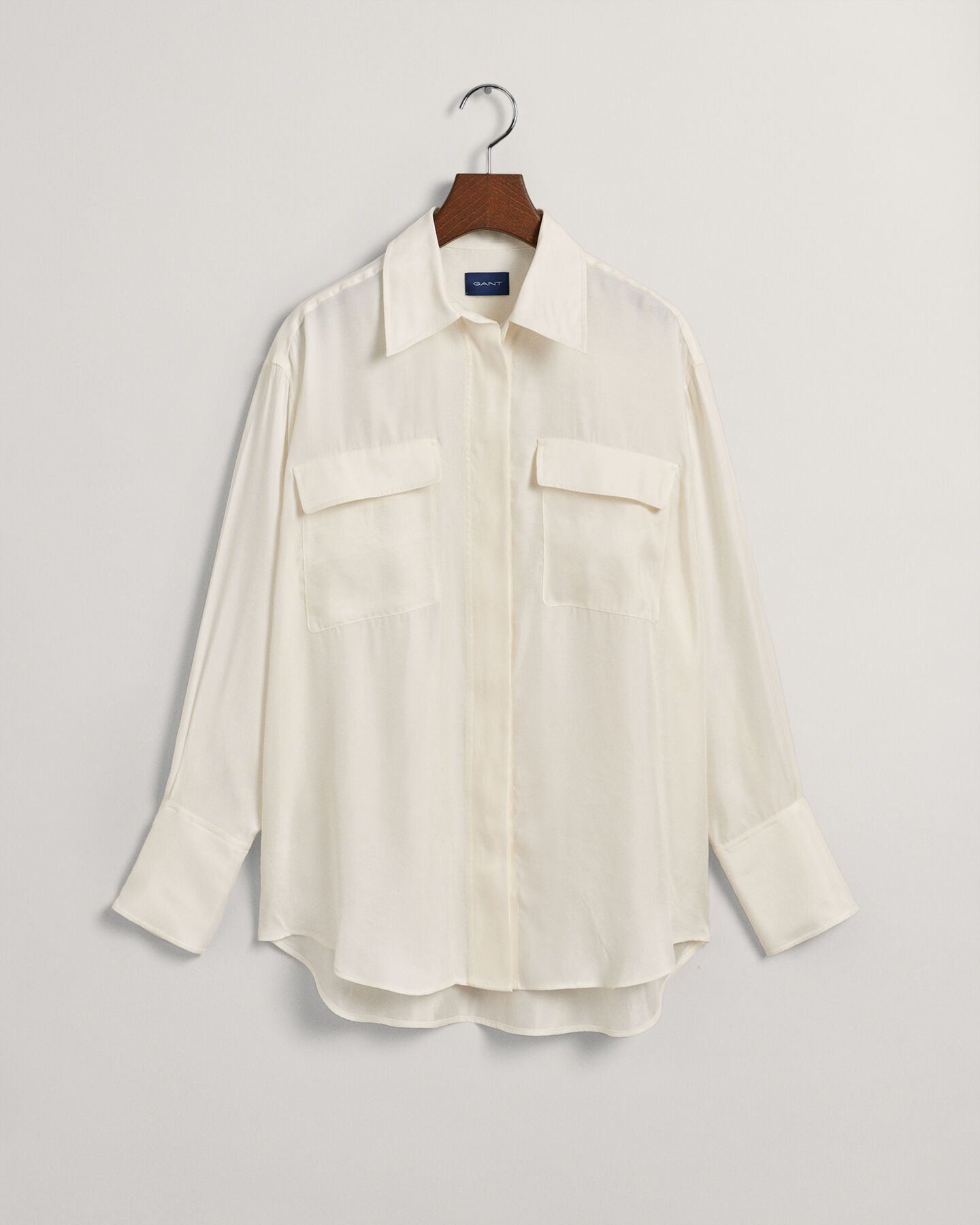 Camisa com bolsos com aba relaxed fit