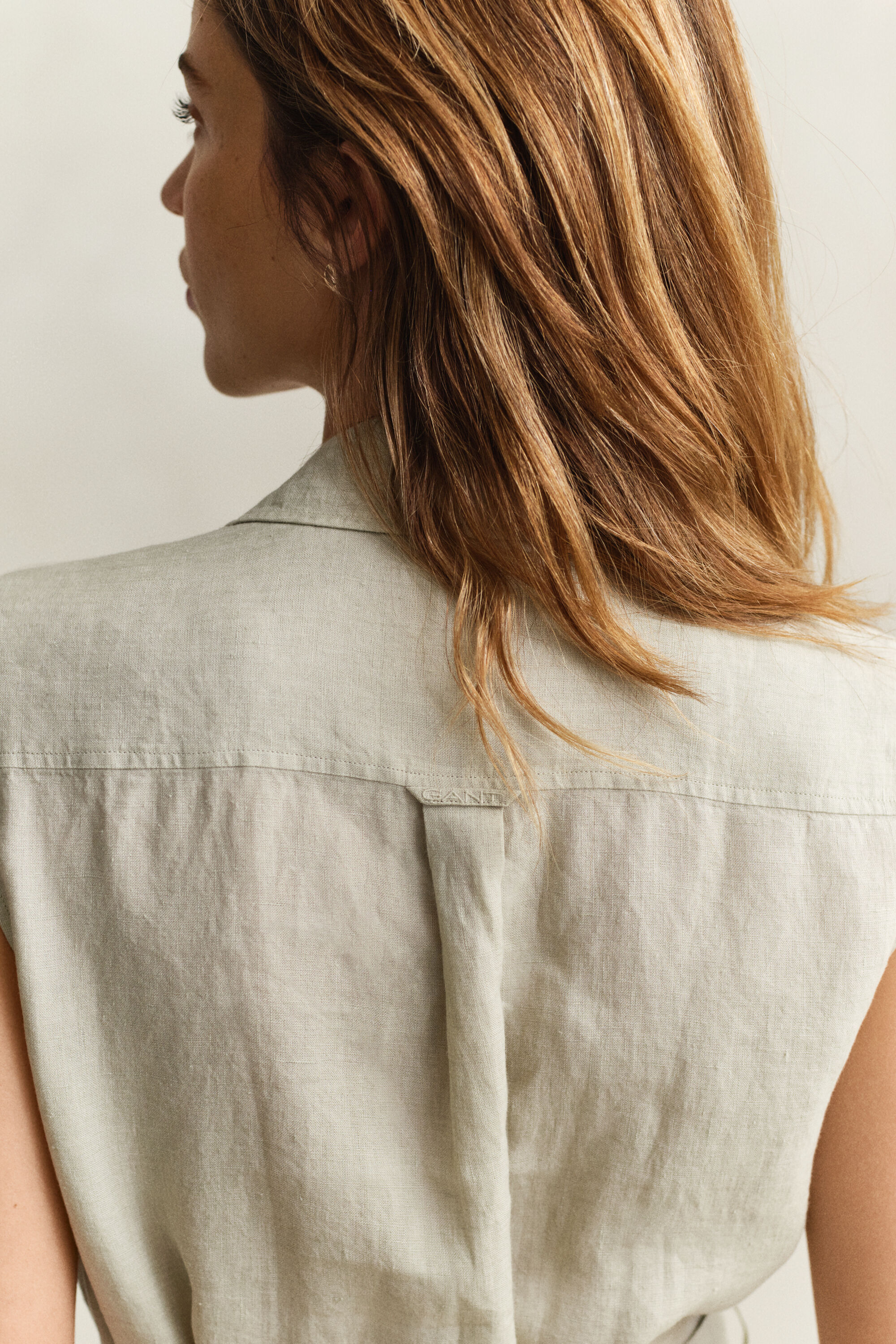 Vestido sem mangas em linho