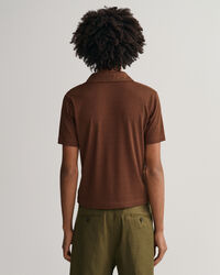 Polo em algod&atilde;o piqu&eacute; inspirado nos anos&nbsp;70