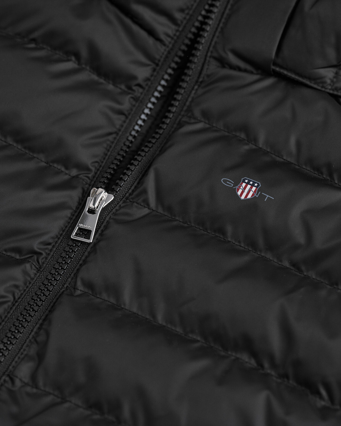 Blus&atilde;o acolchoado leve Shield Kids