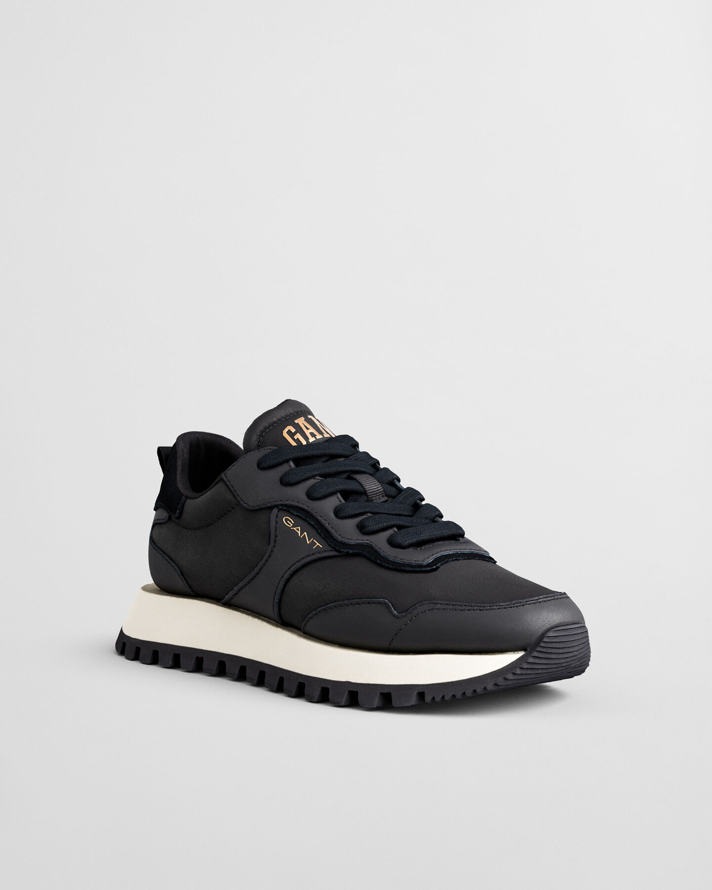 Ténis em camurça acetinada Caffay