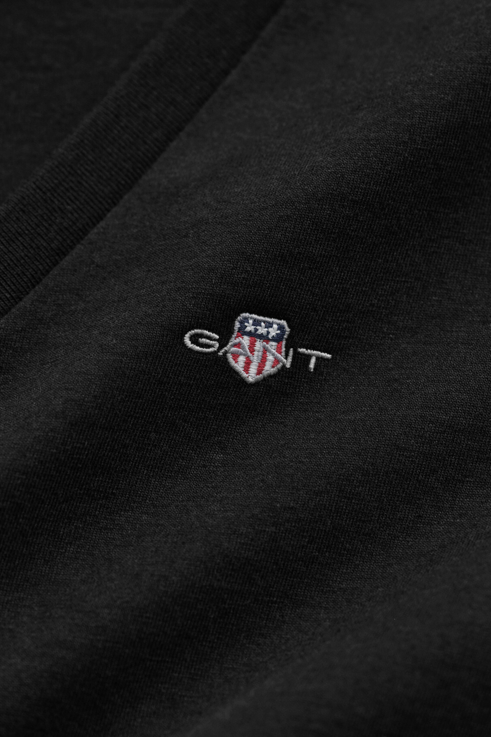 T-shirt com decote em V Shield