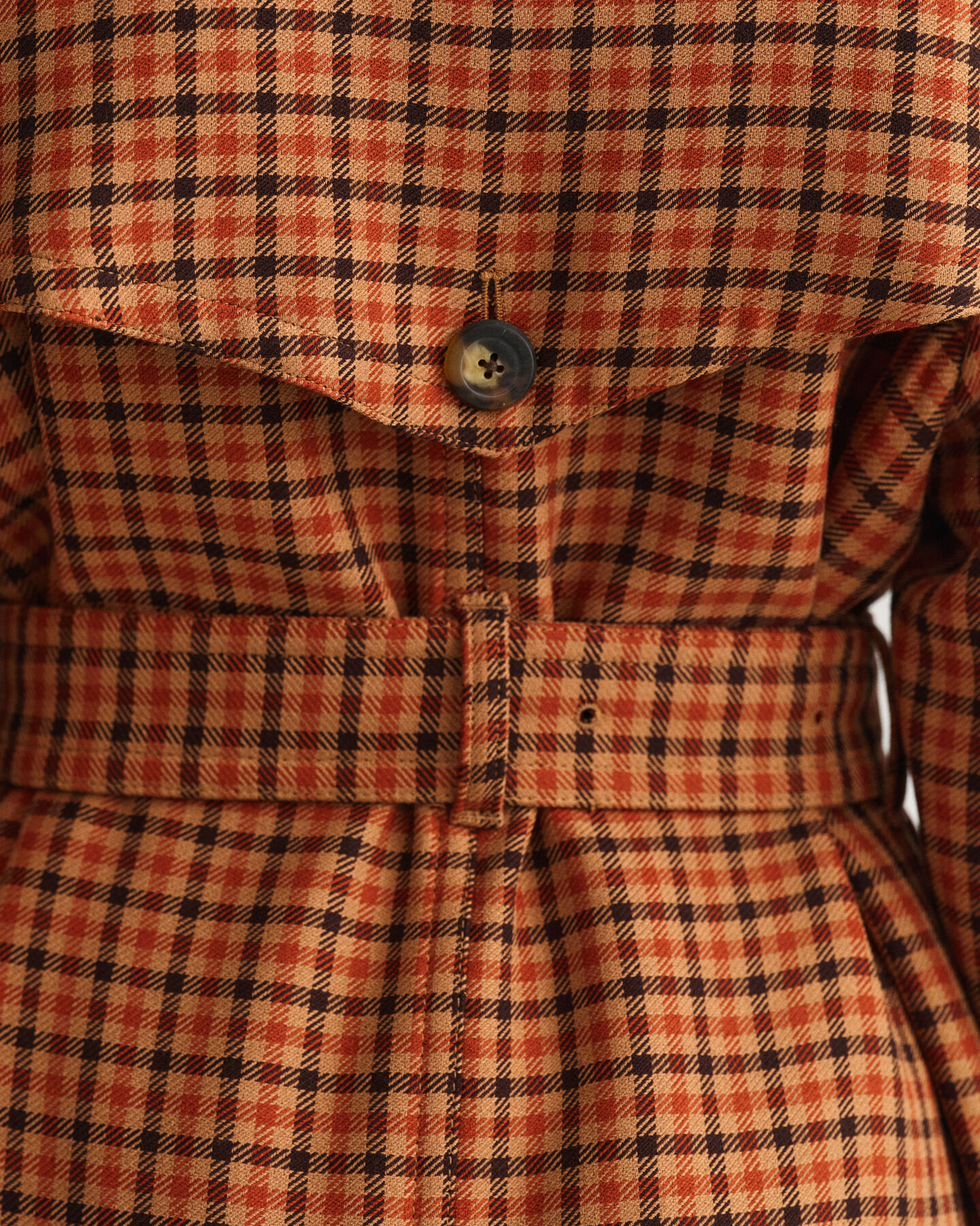 Gabardina com padrão de xadrez