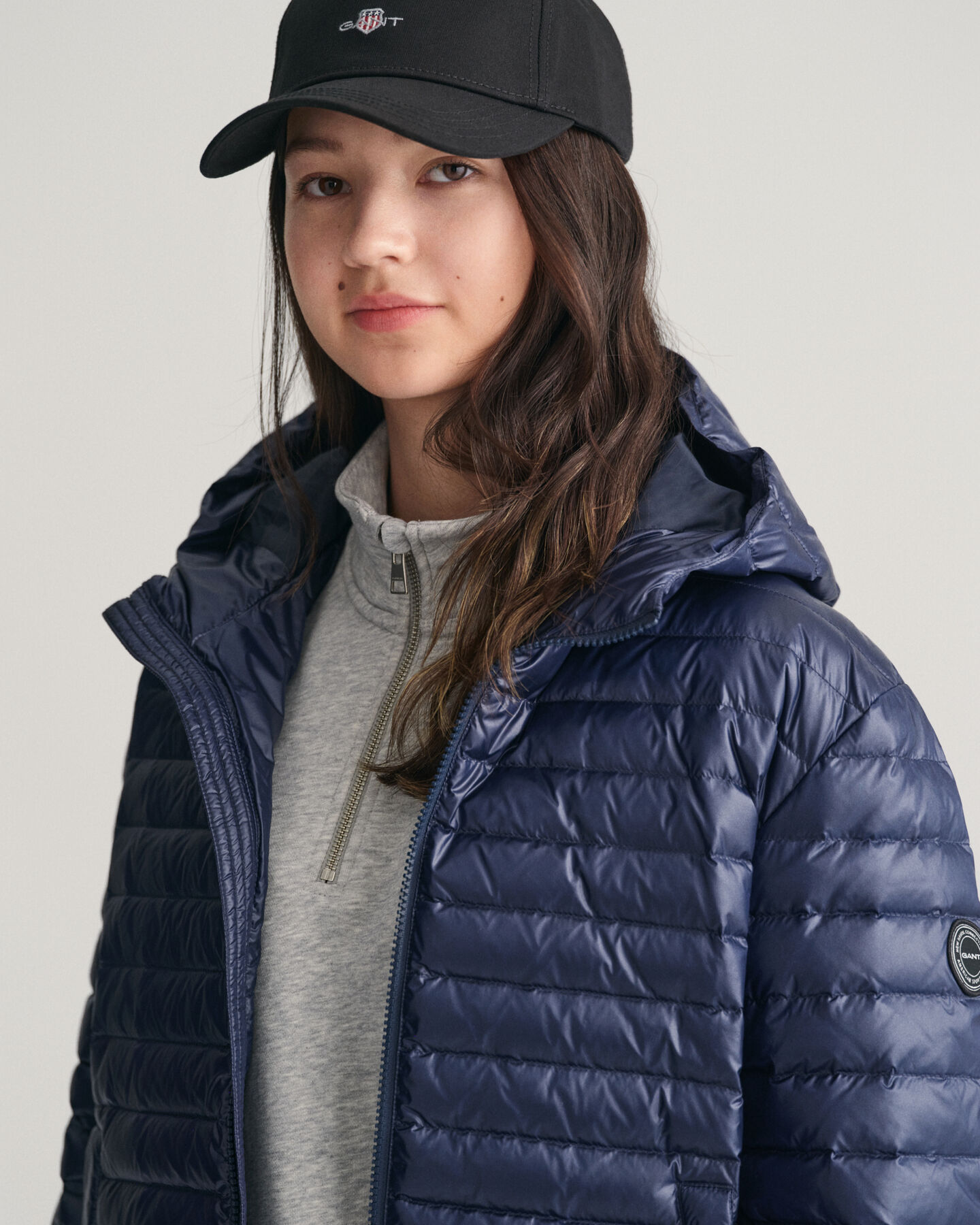 Blus&atilde;o de penas acolchoado leve e brilhante Teens