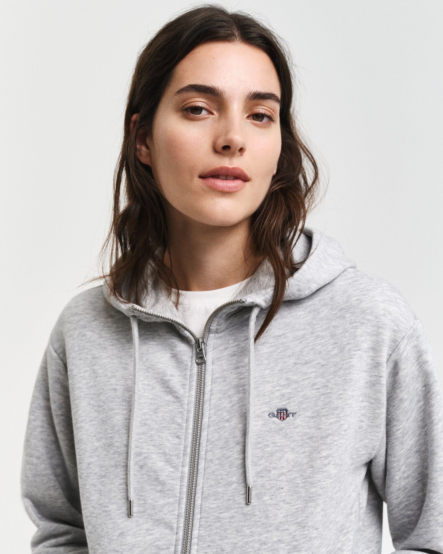 Sweatshirt com capuz e fecho Shield