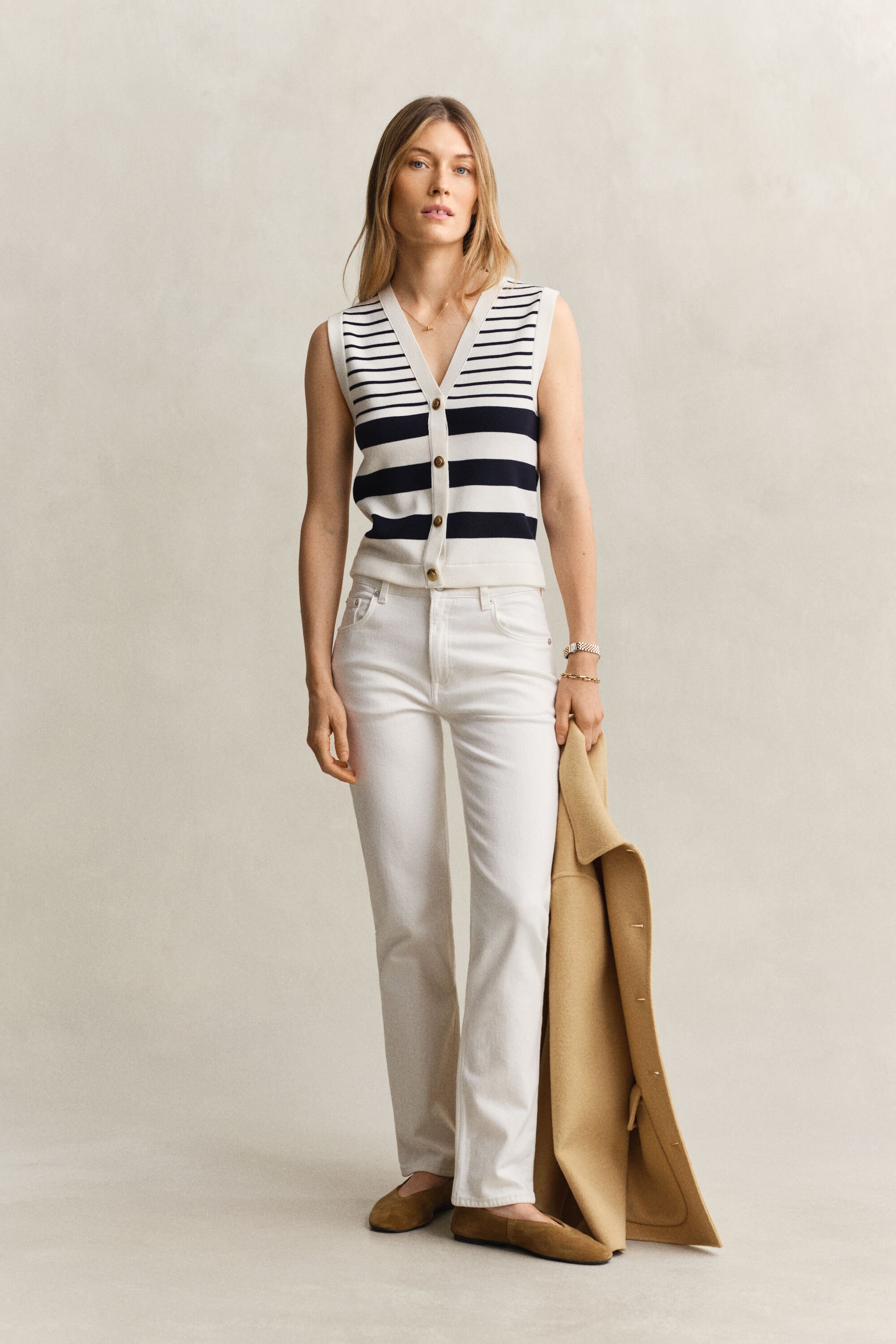 Calças de ganga com elastano e perna a direito