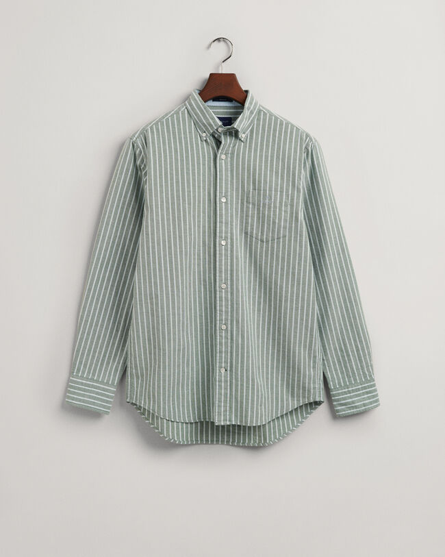 Camisa em tecido Oxford leve &agrave;s riscas regular fit