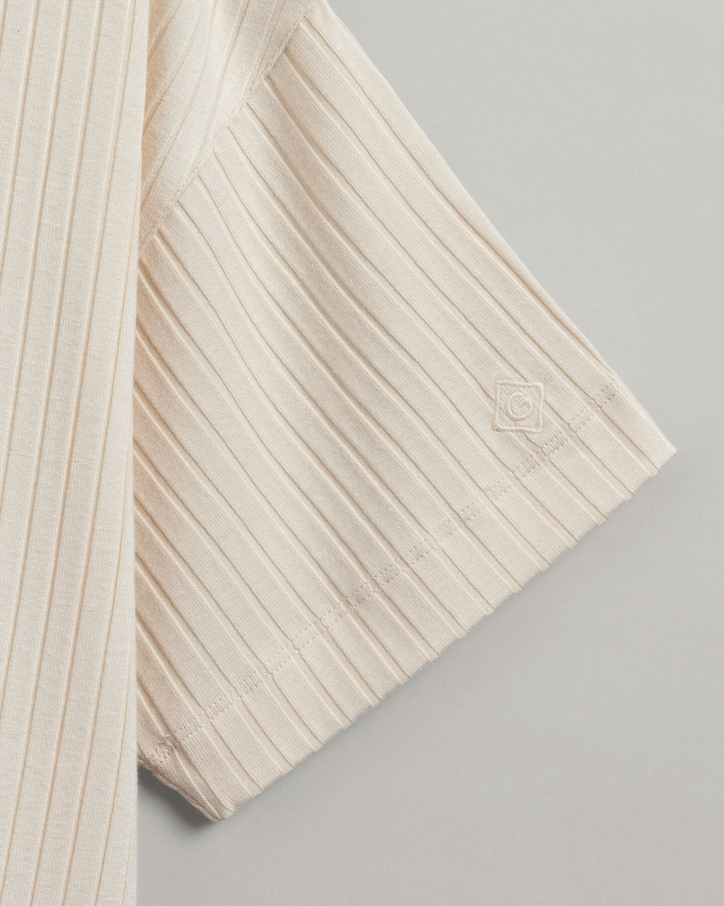 T-shirt de meia manga com aberturas Detail