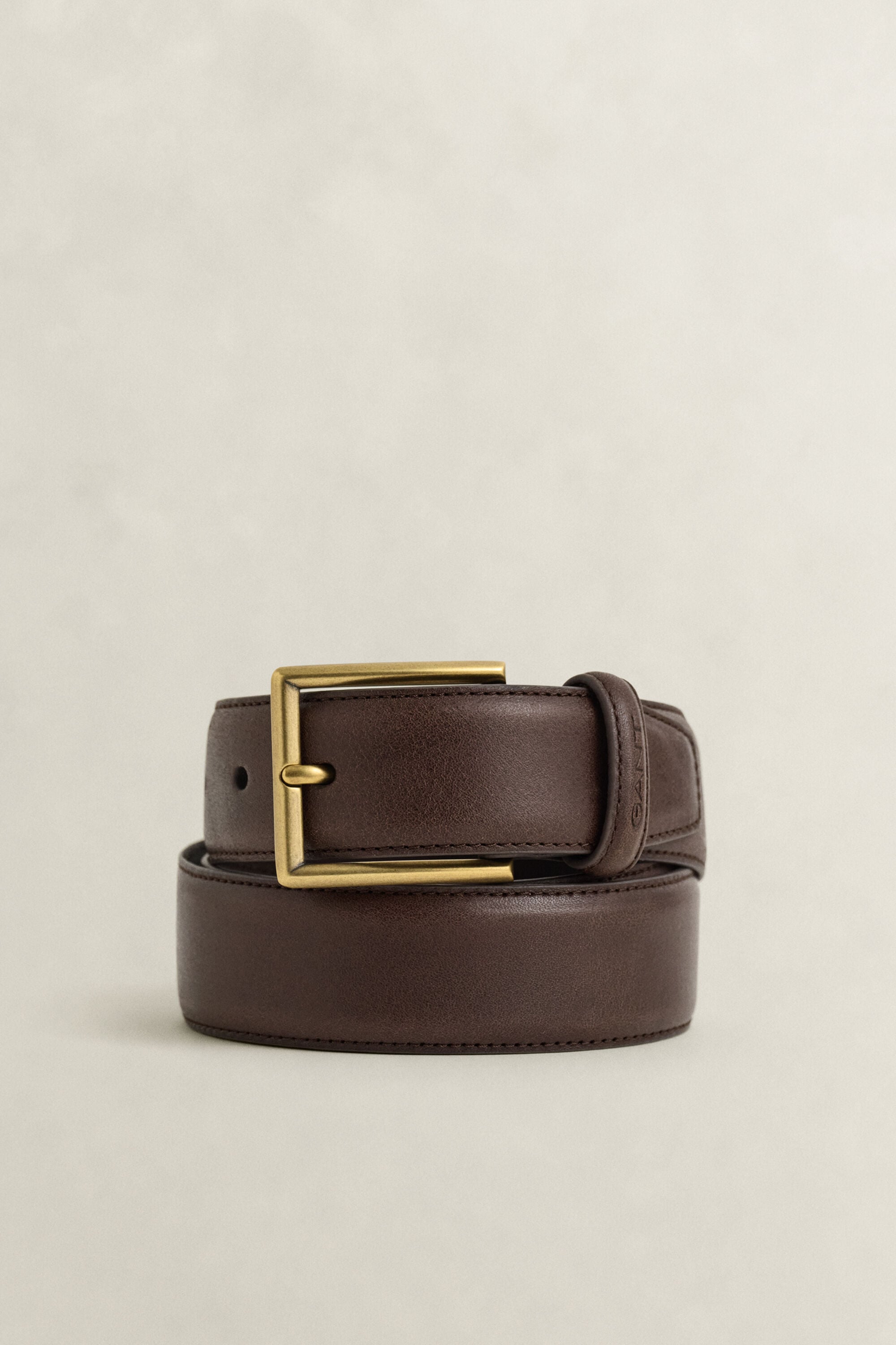 Conjunto de oferta com cinto e porta-cartões em pele