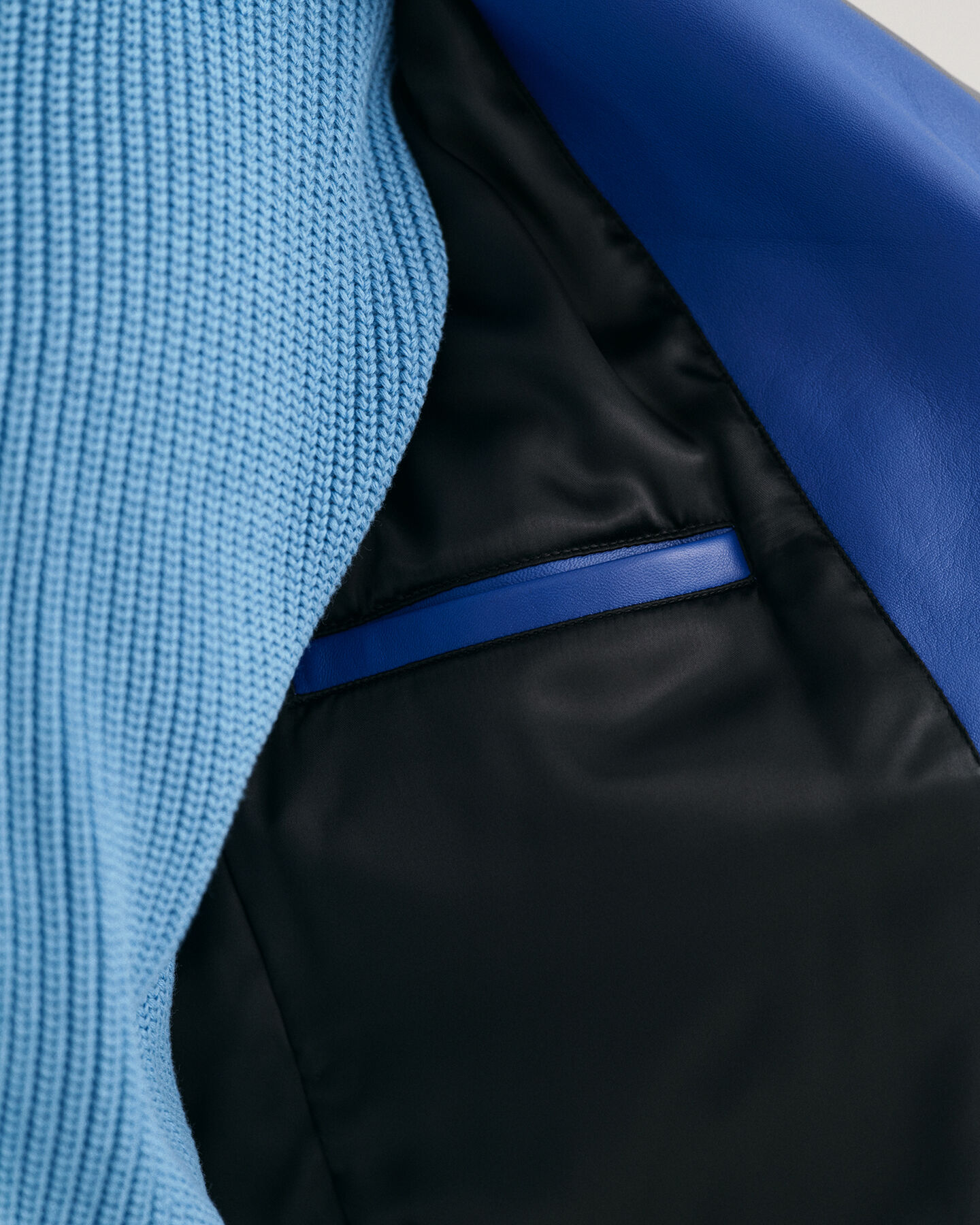 Casaco de couro colorido