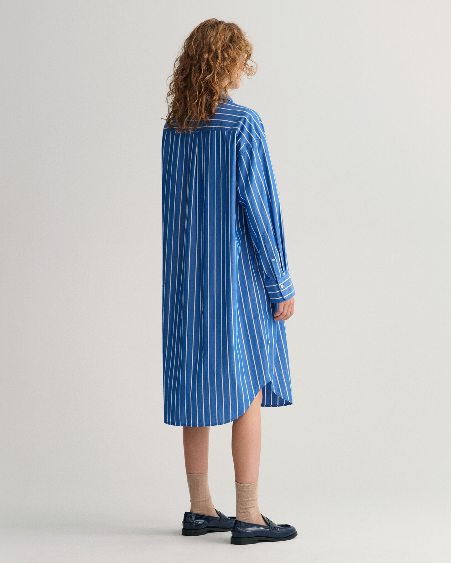 Vestido-camisa às riscas oversized