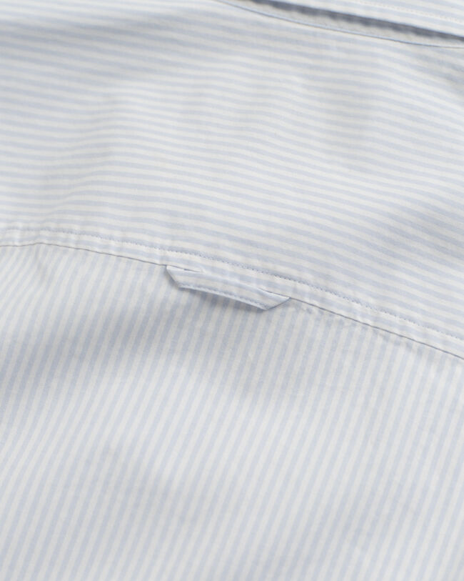 Camisa em popelina às riscas slim fit