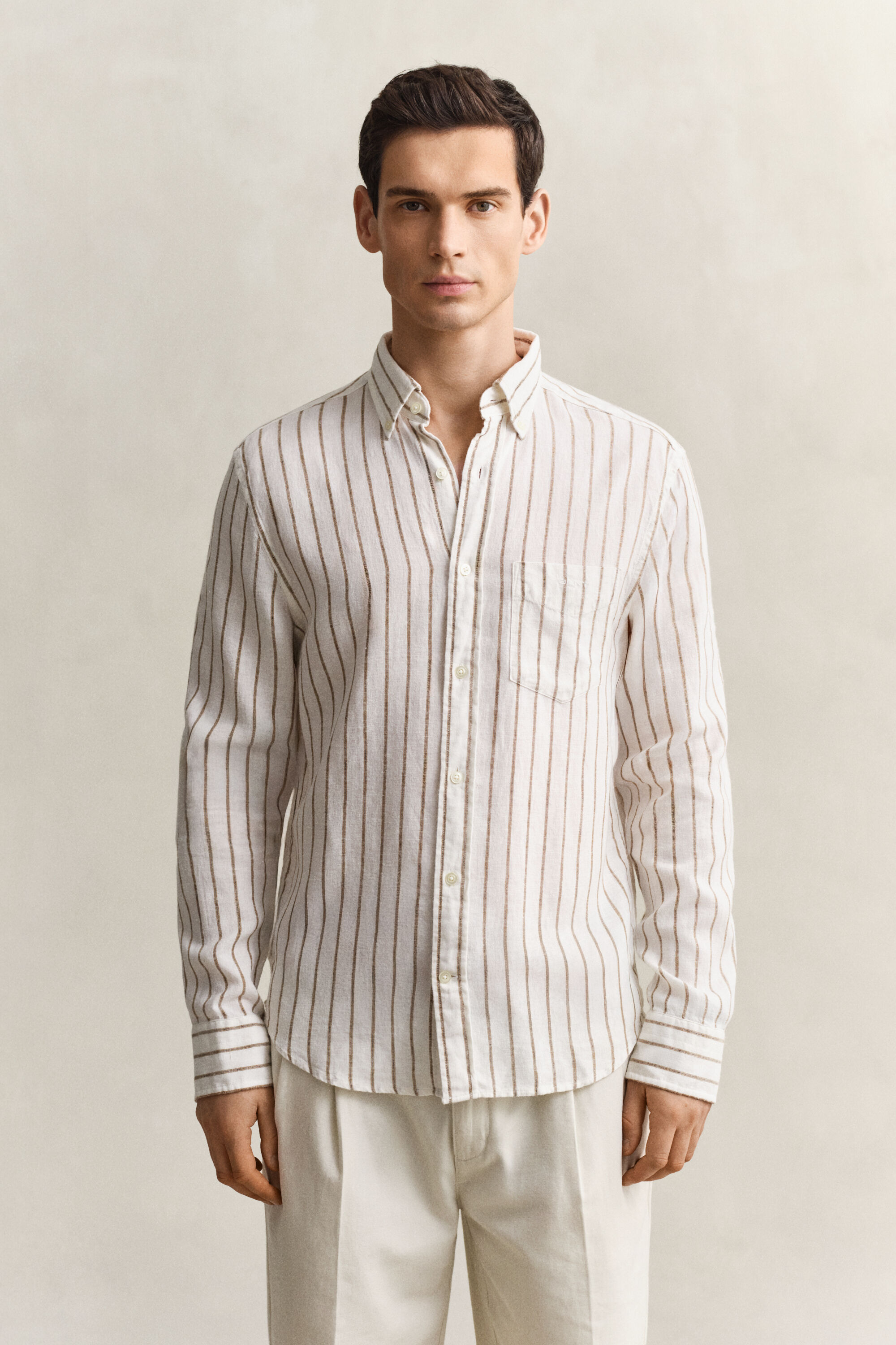Camisa em mistura de linho às riscas