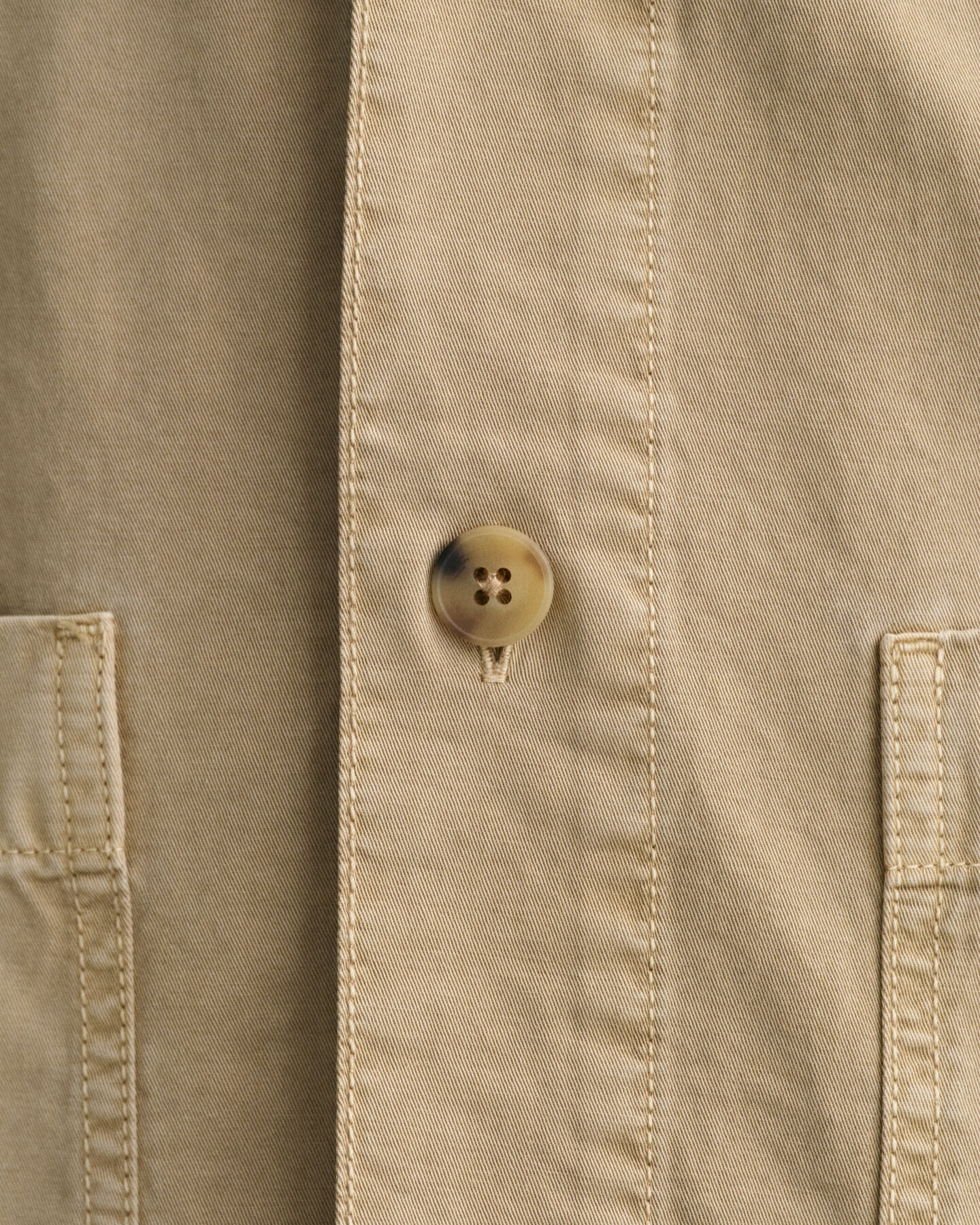 Sobrecamisa em sarja tingida