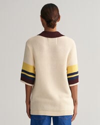 Polo em malha às riscas