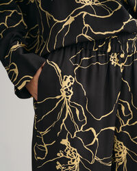 Cal&ccedil;as pull-on Line Drawing