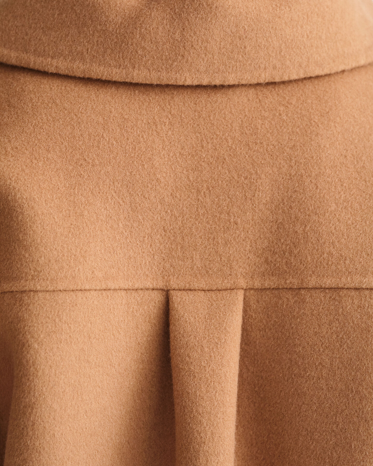 Casaco-camisa cosido &agrave; m&atilde;o