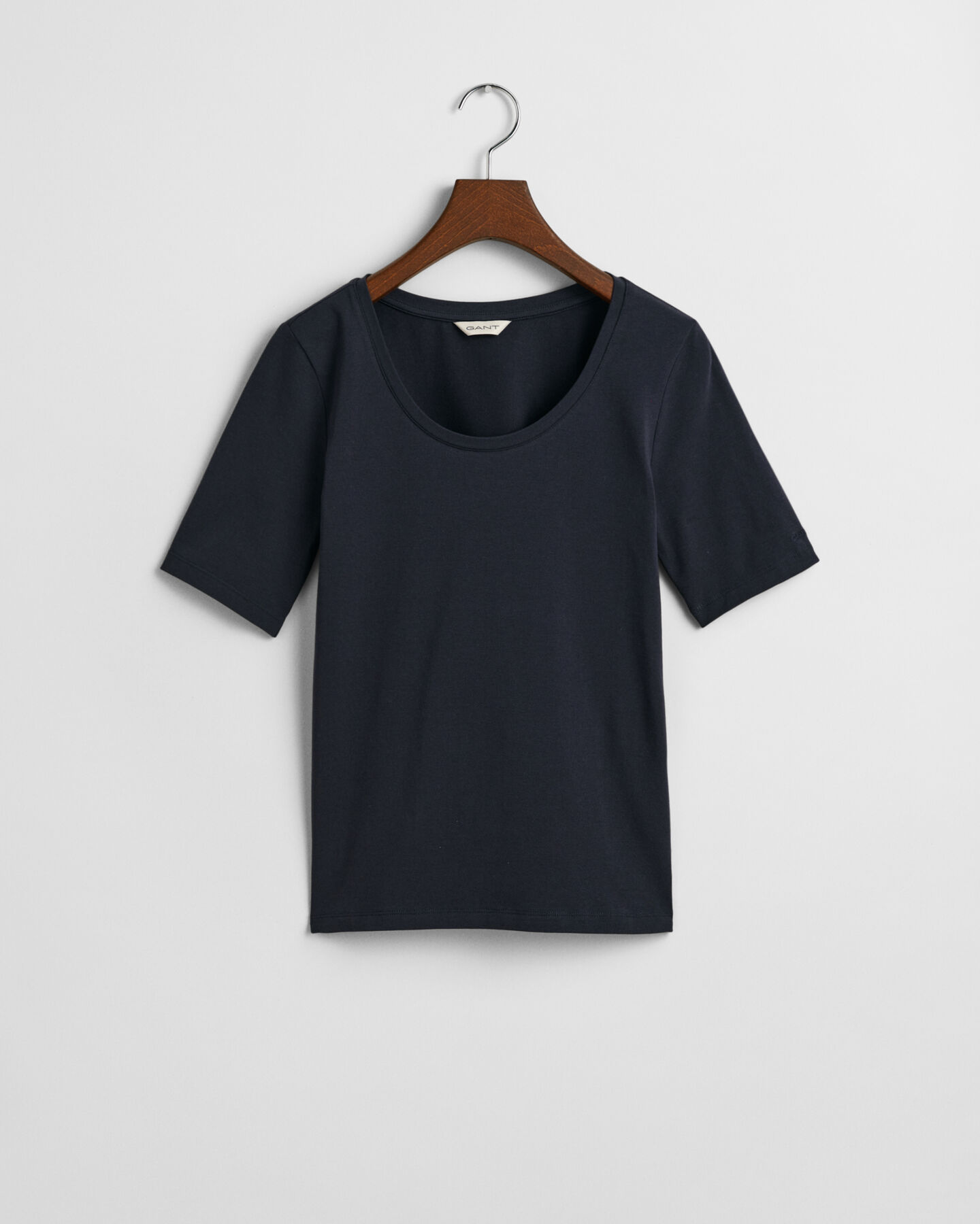 Camisola com decote redondo profundo