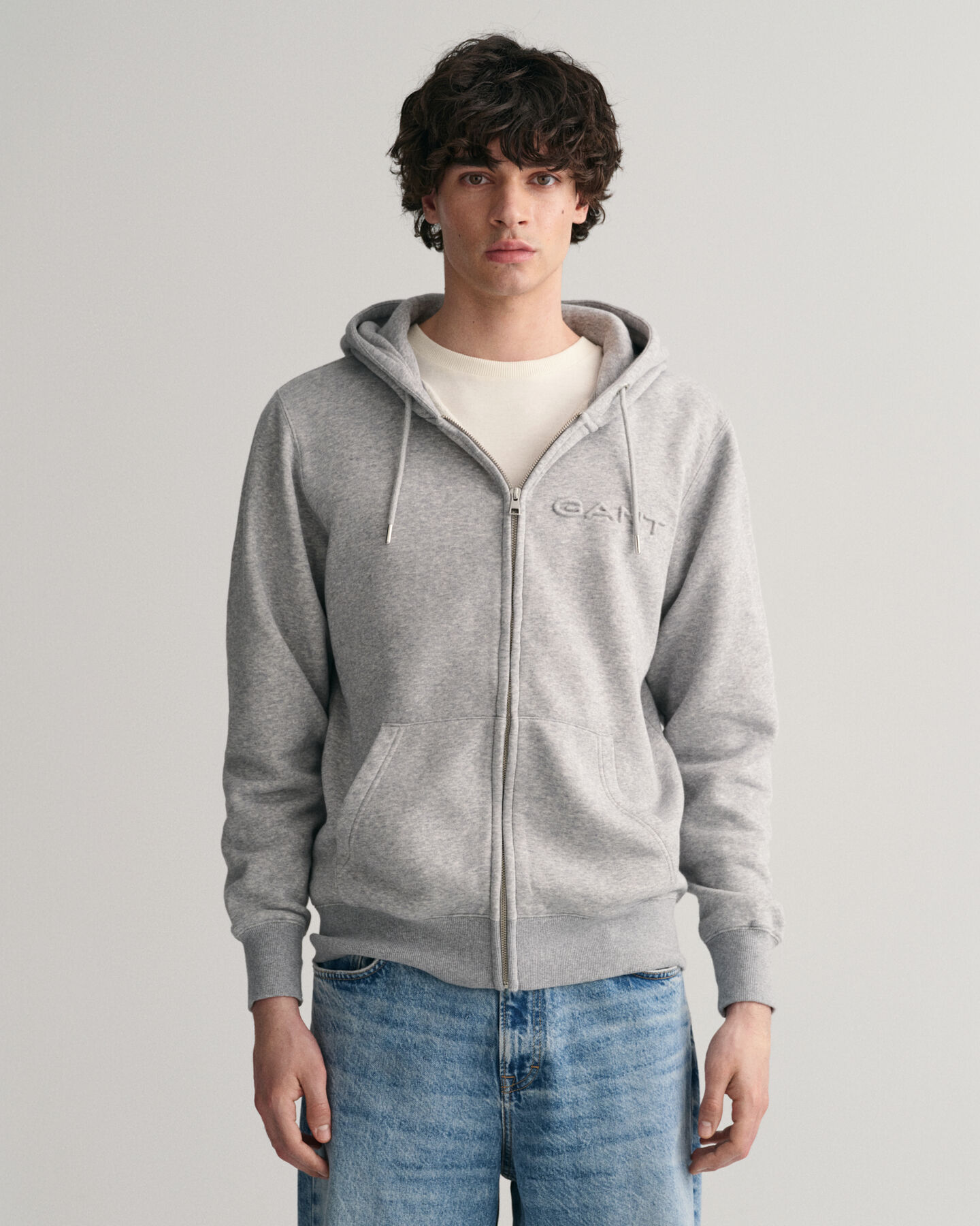 Sweatshirt com capuz e fecho de correr Embossed