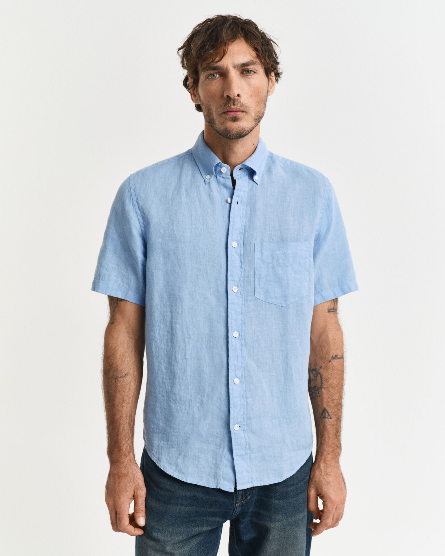 Camisa de linho tingida com manga curta regular fit