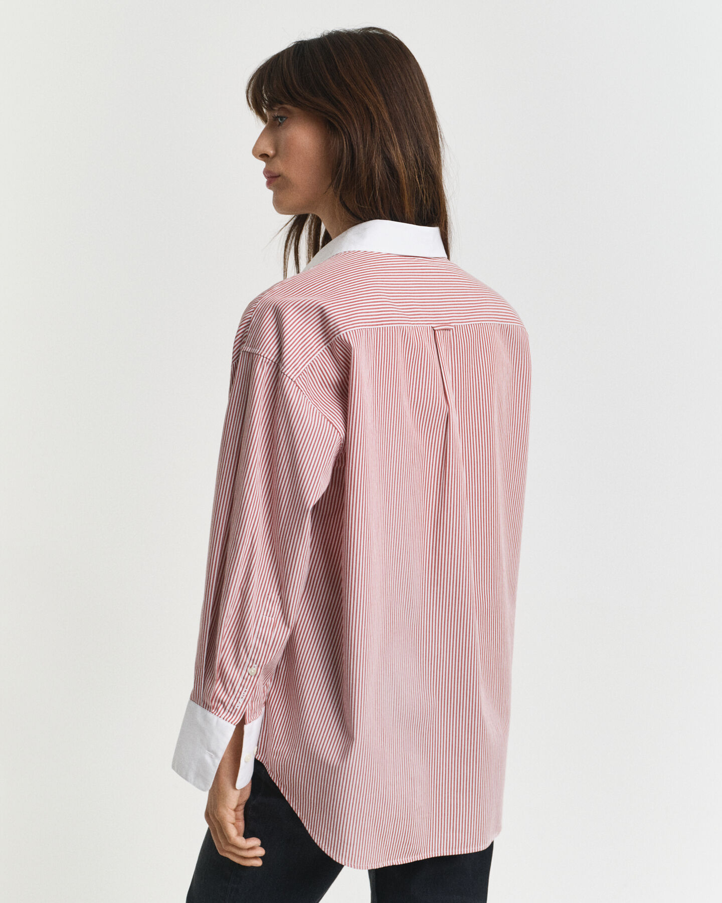 Camisa às riscas com colarinho contrastante oversized