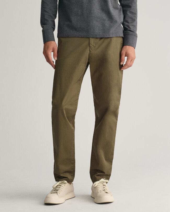 Calças chino afuniladas em sarja