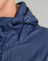 Casaco Windbreaker leve compact&aacute;vel