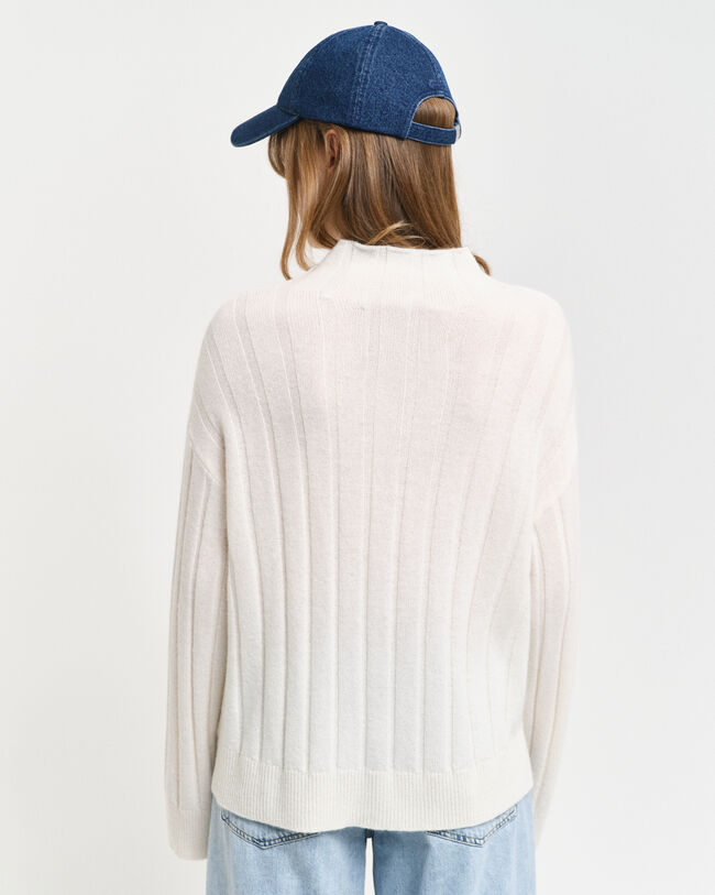 Camisola de malha com gola estilo mao em l&atilde; com canelado largo