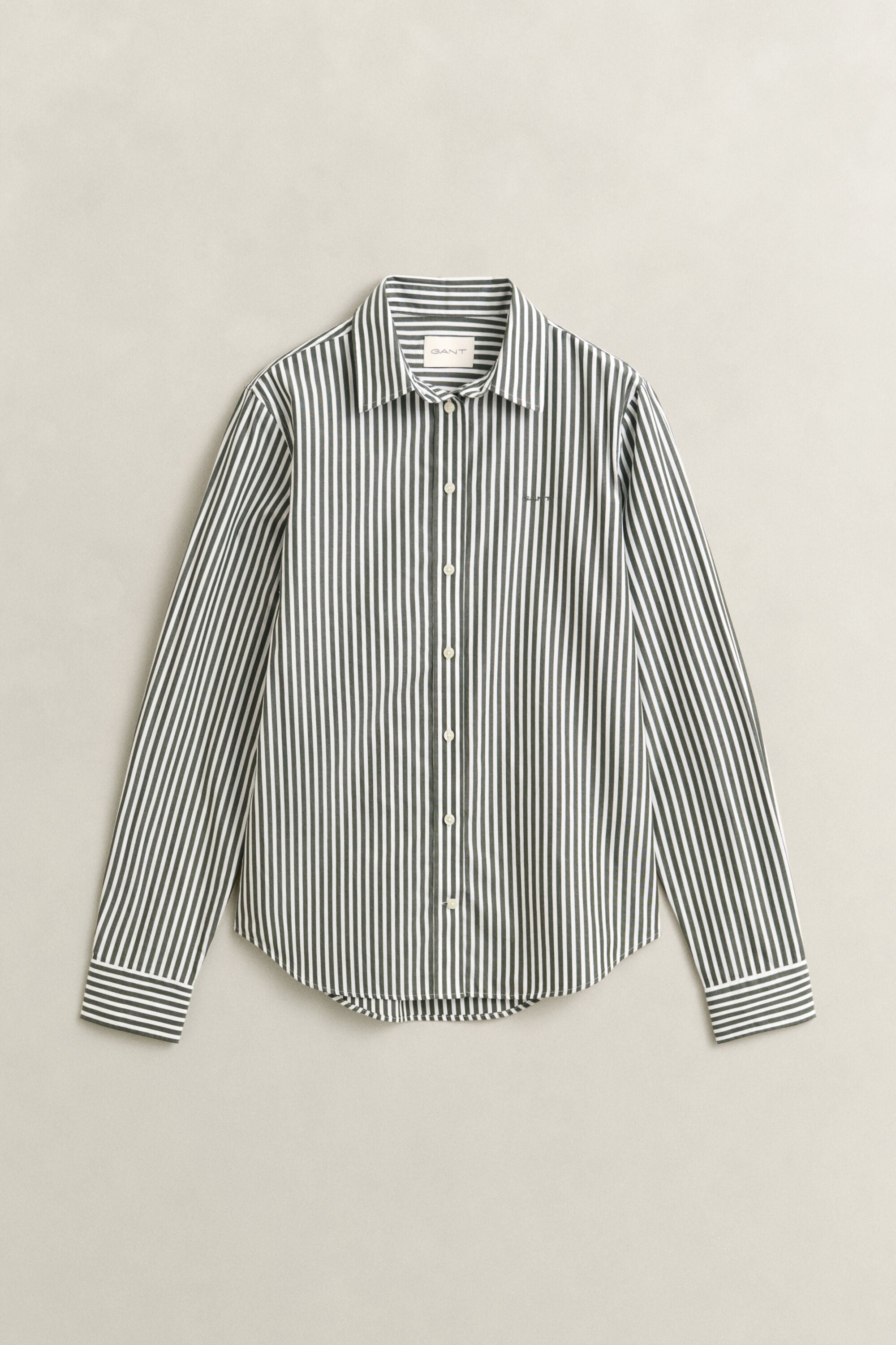 Camisa em popelina às riscas clássica regular fit