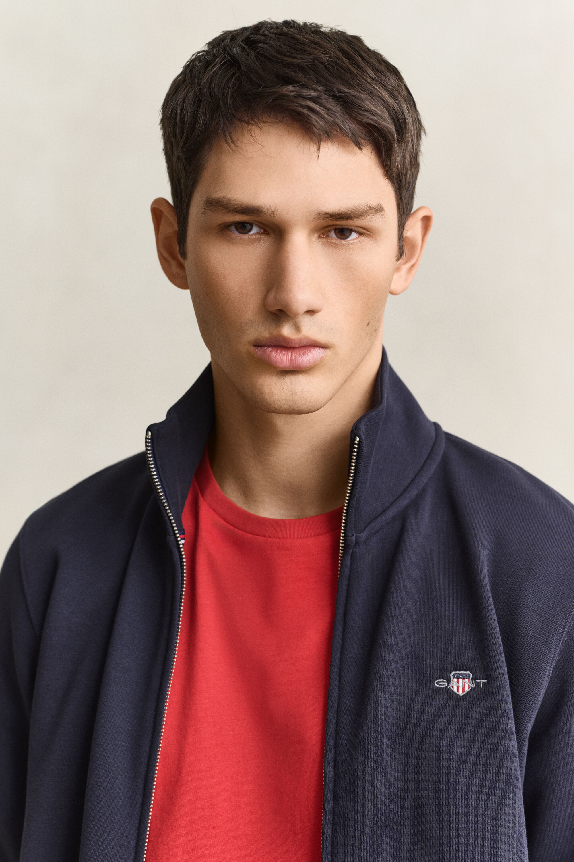Sweatshirt com capuz e fecho de correr Shield