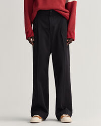 Cal&ccedil;as chino volumosas com pregas