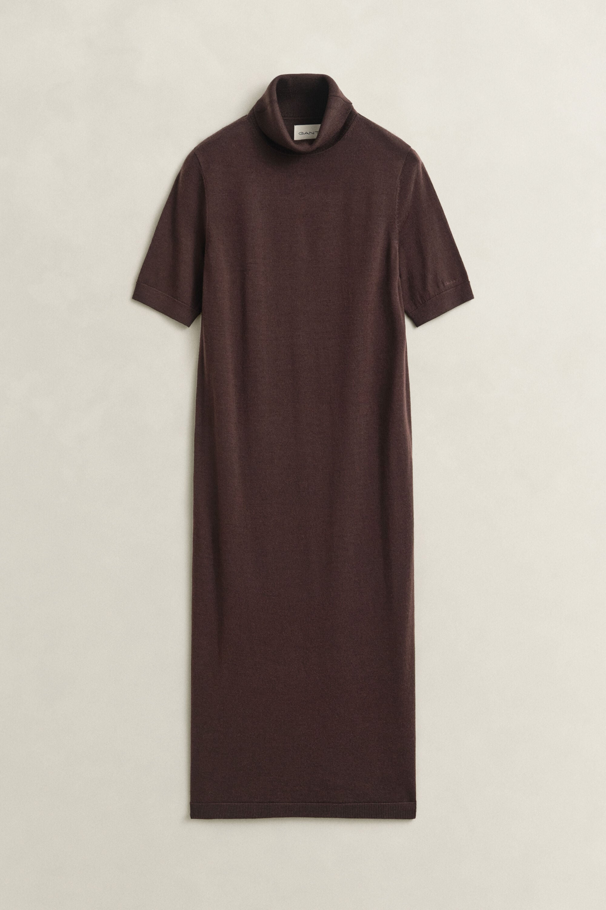 Vestido de gola alta em lã de merino