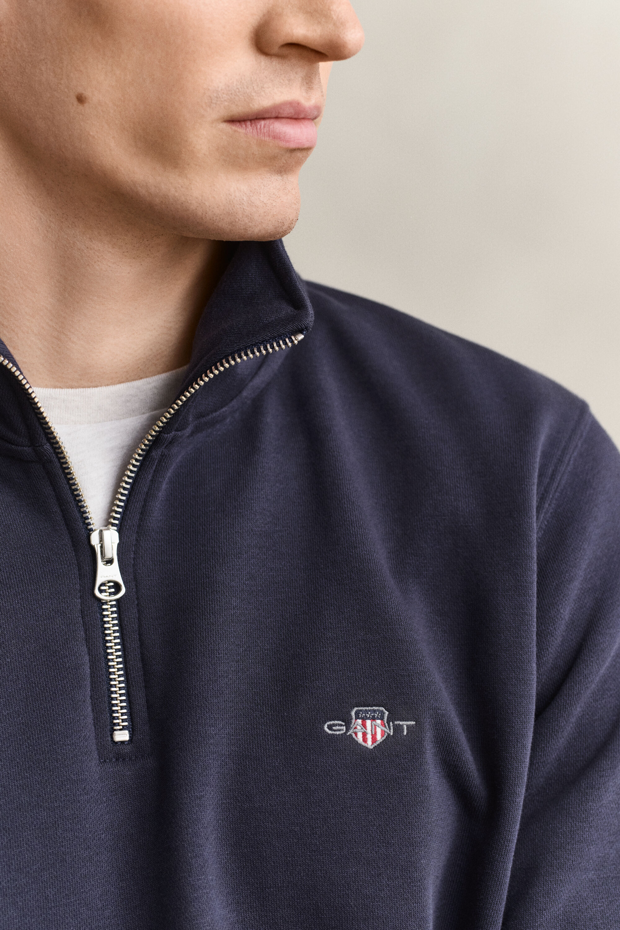 Sweatshirt com meio fecho Shield