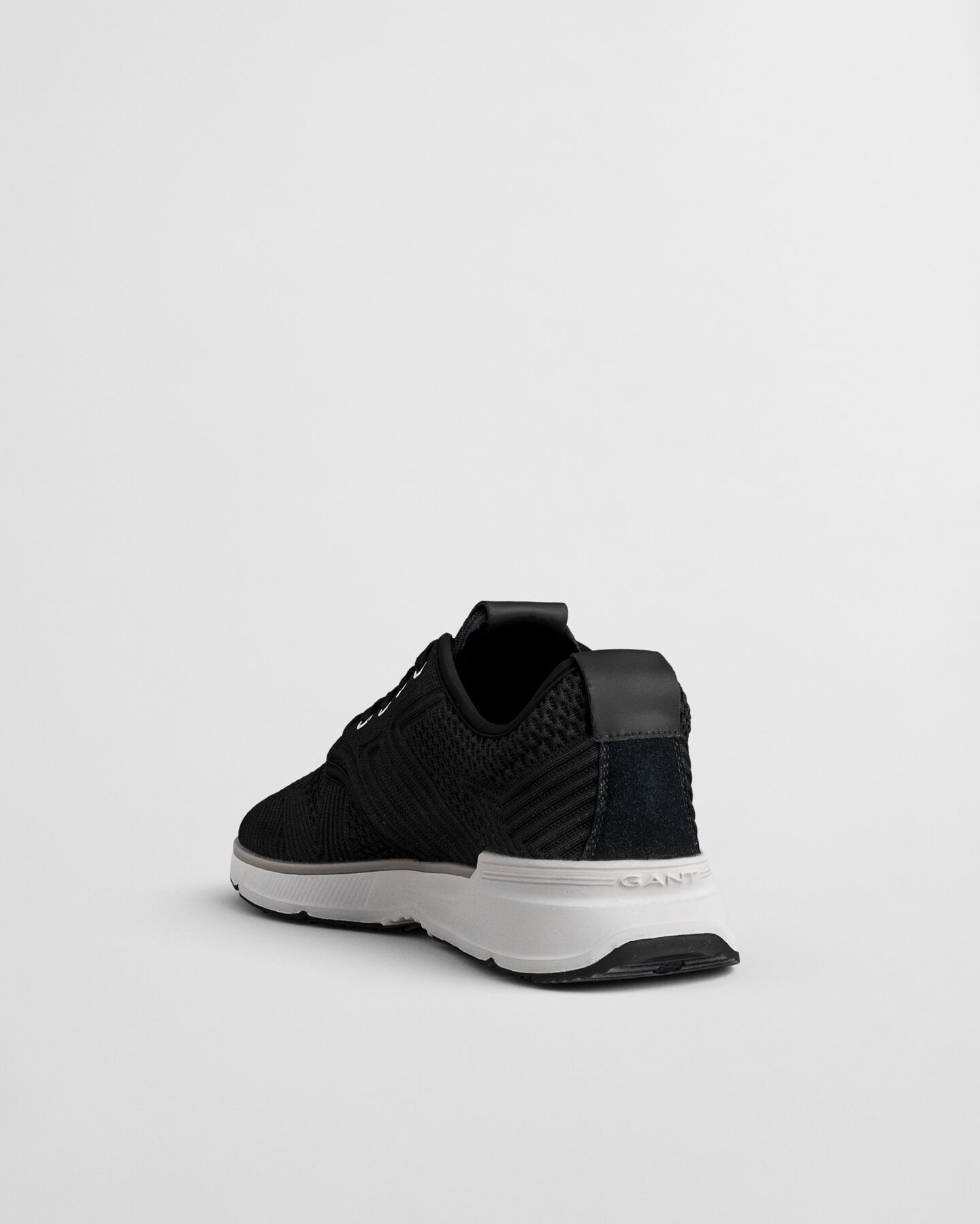 T&eacute;nis em malha Beeker