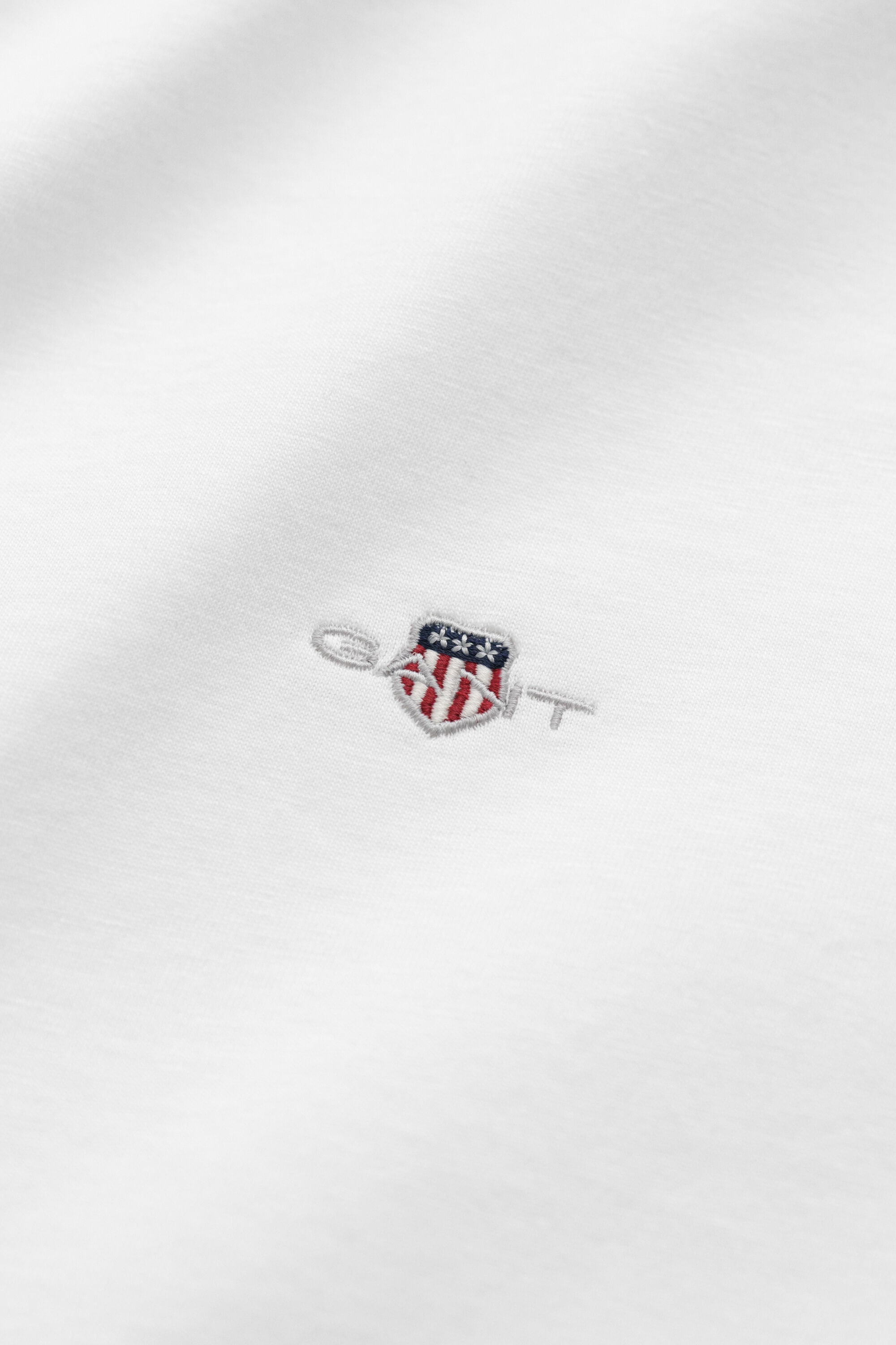 T-shirt com decote em V Shield