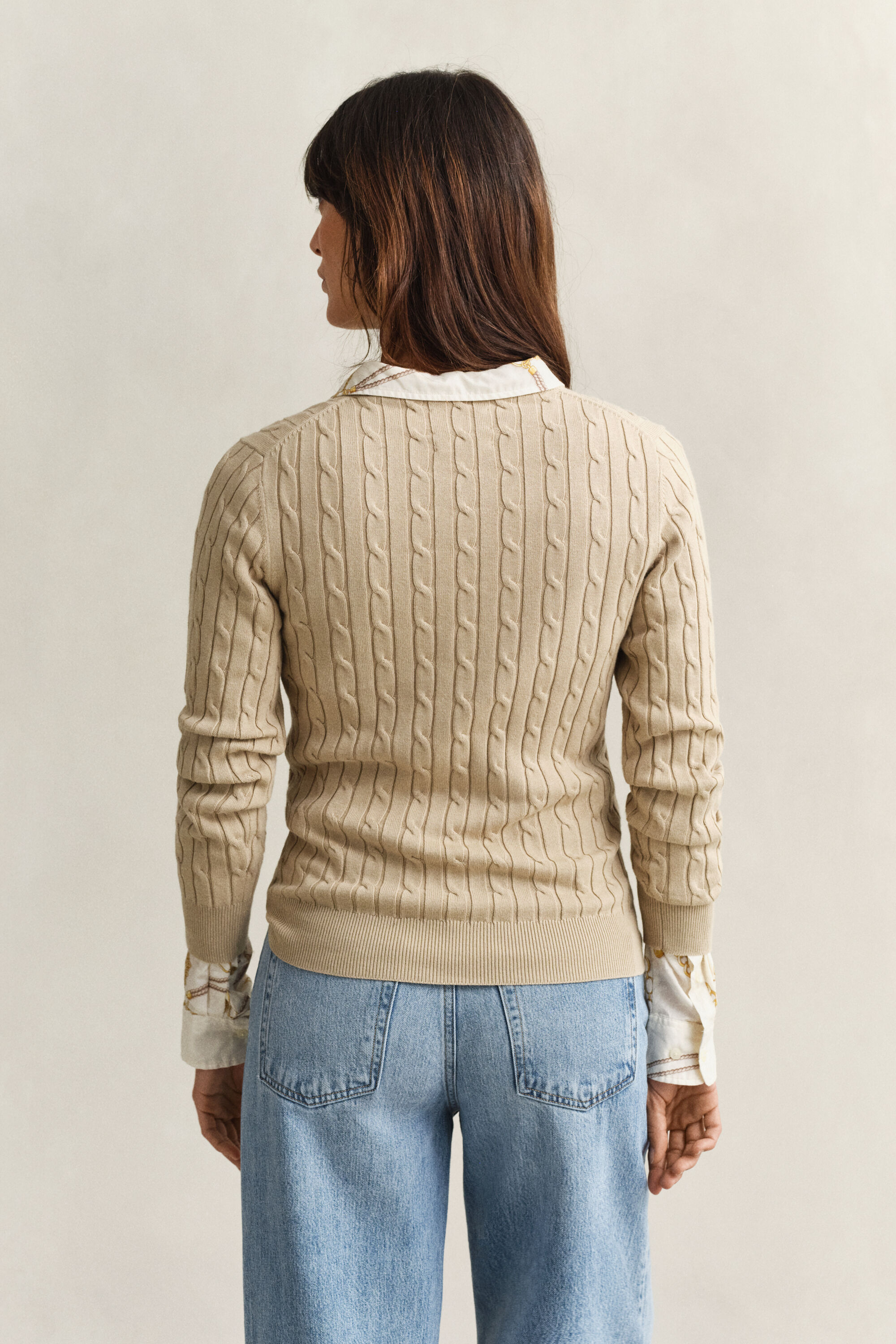 Camisola de malha entrançada com decote redondo