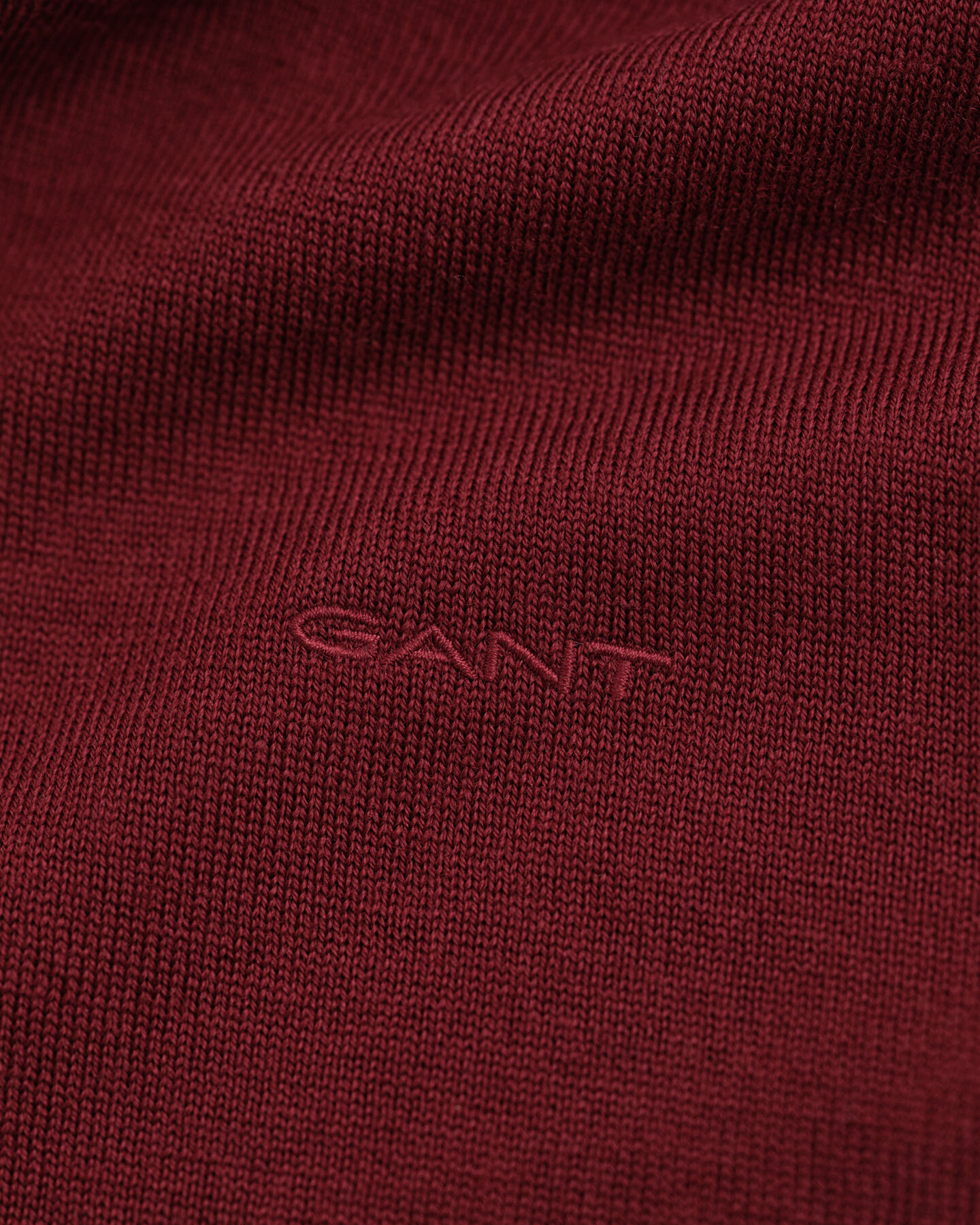 Camisola de malha com decote redondo em lã de merino extrafina