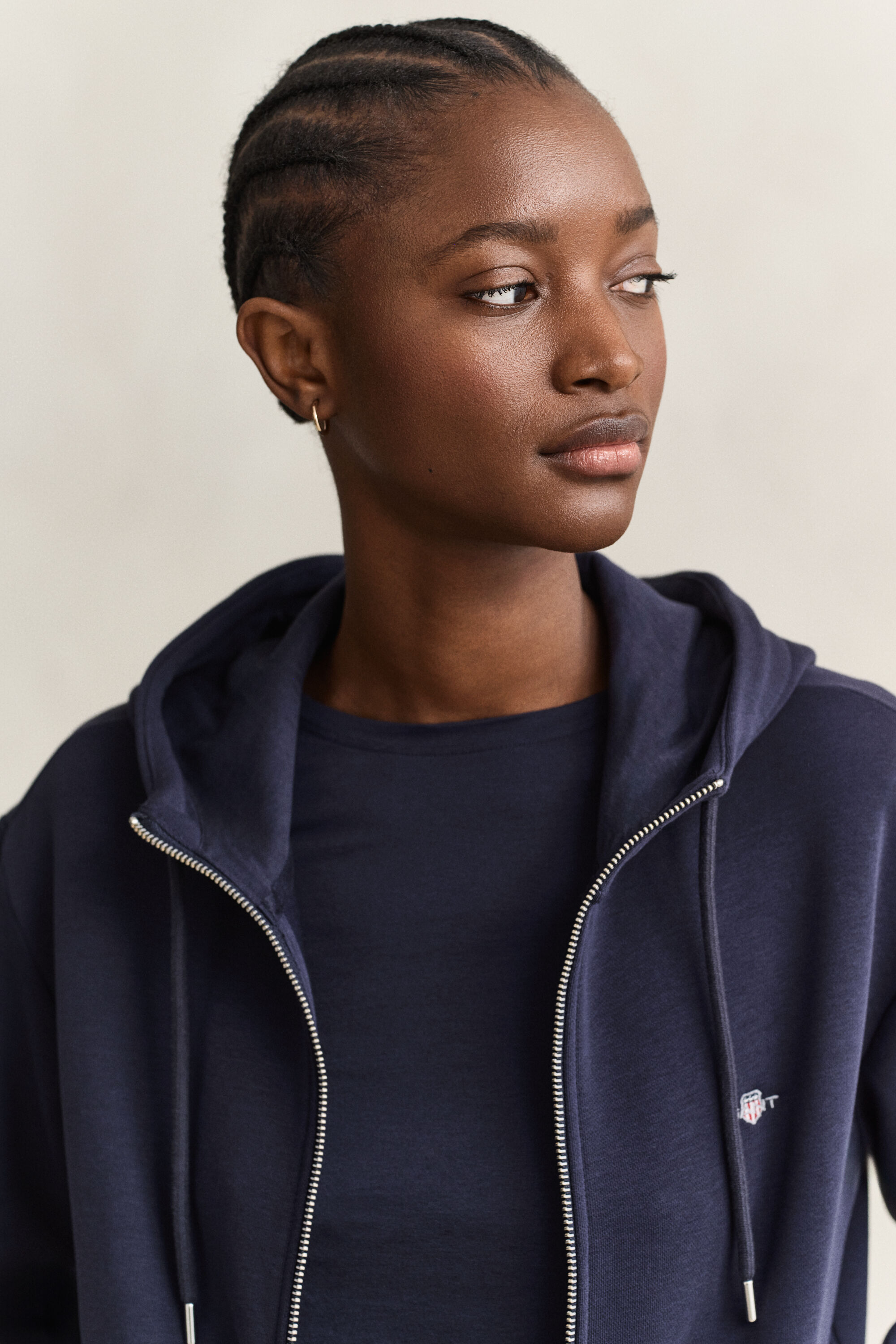 Sweatshirt com capuz e fecho Shield