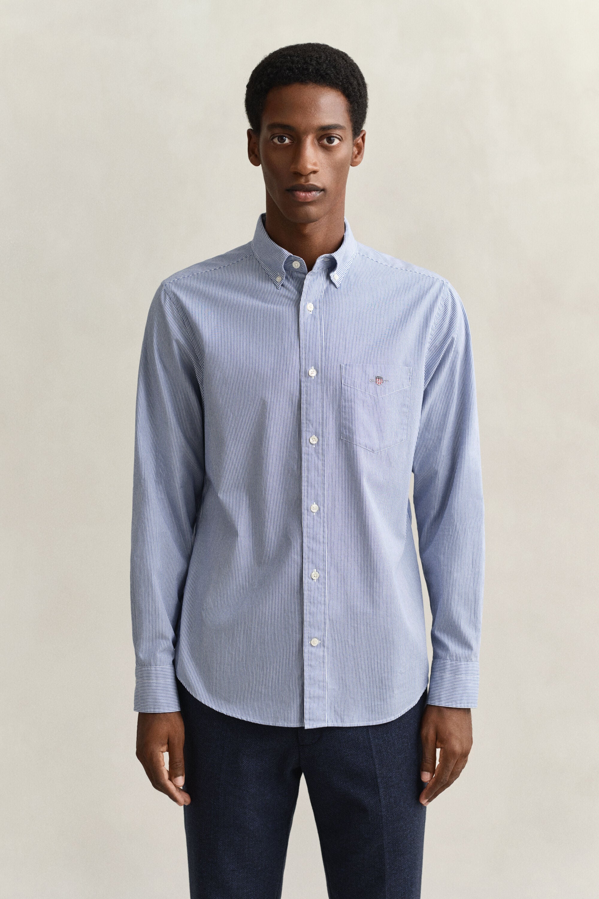 Camisa em popelina às riscas finas Classic