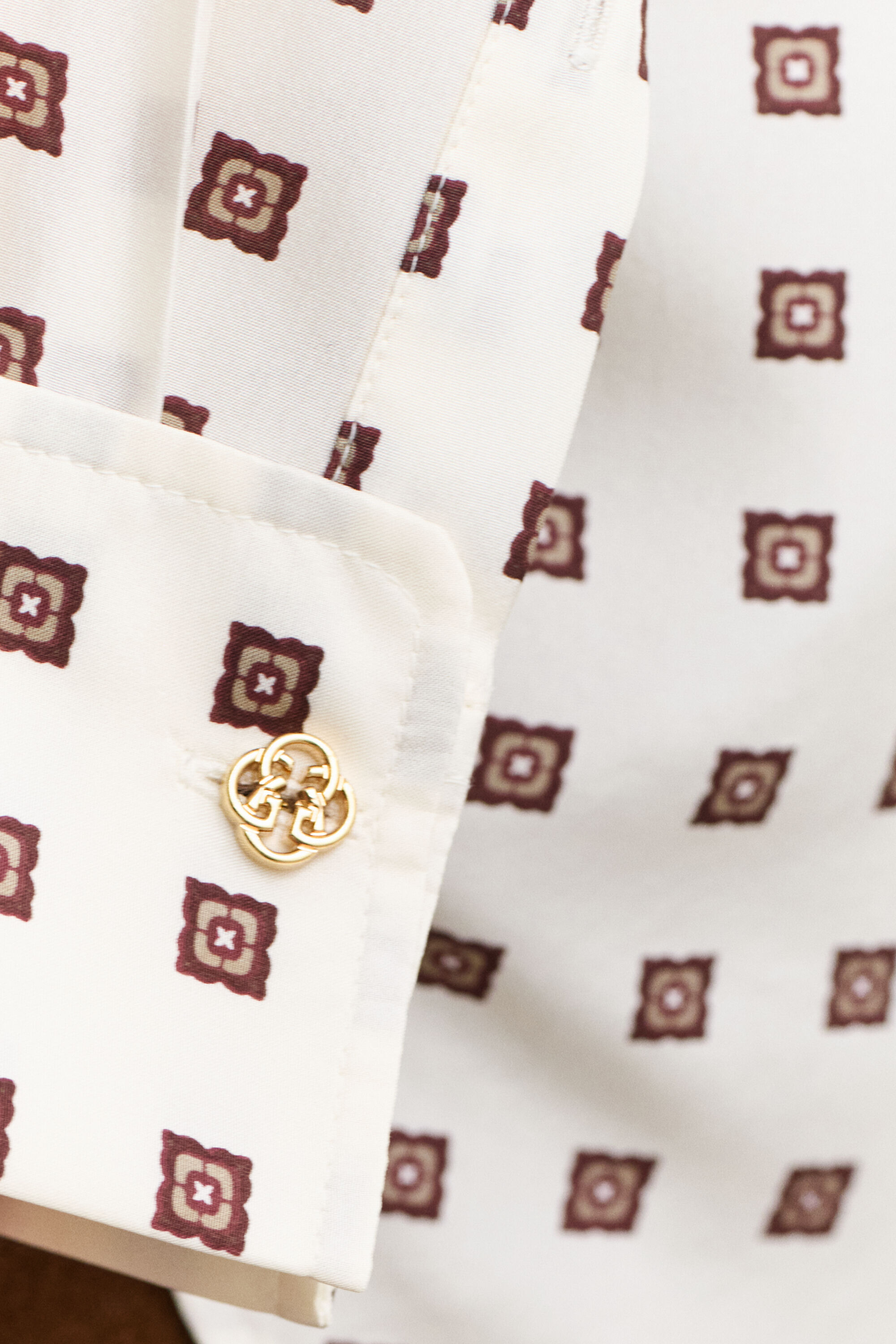 Blusa em seda Habotai
