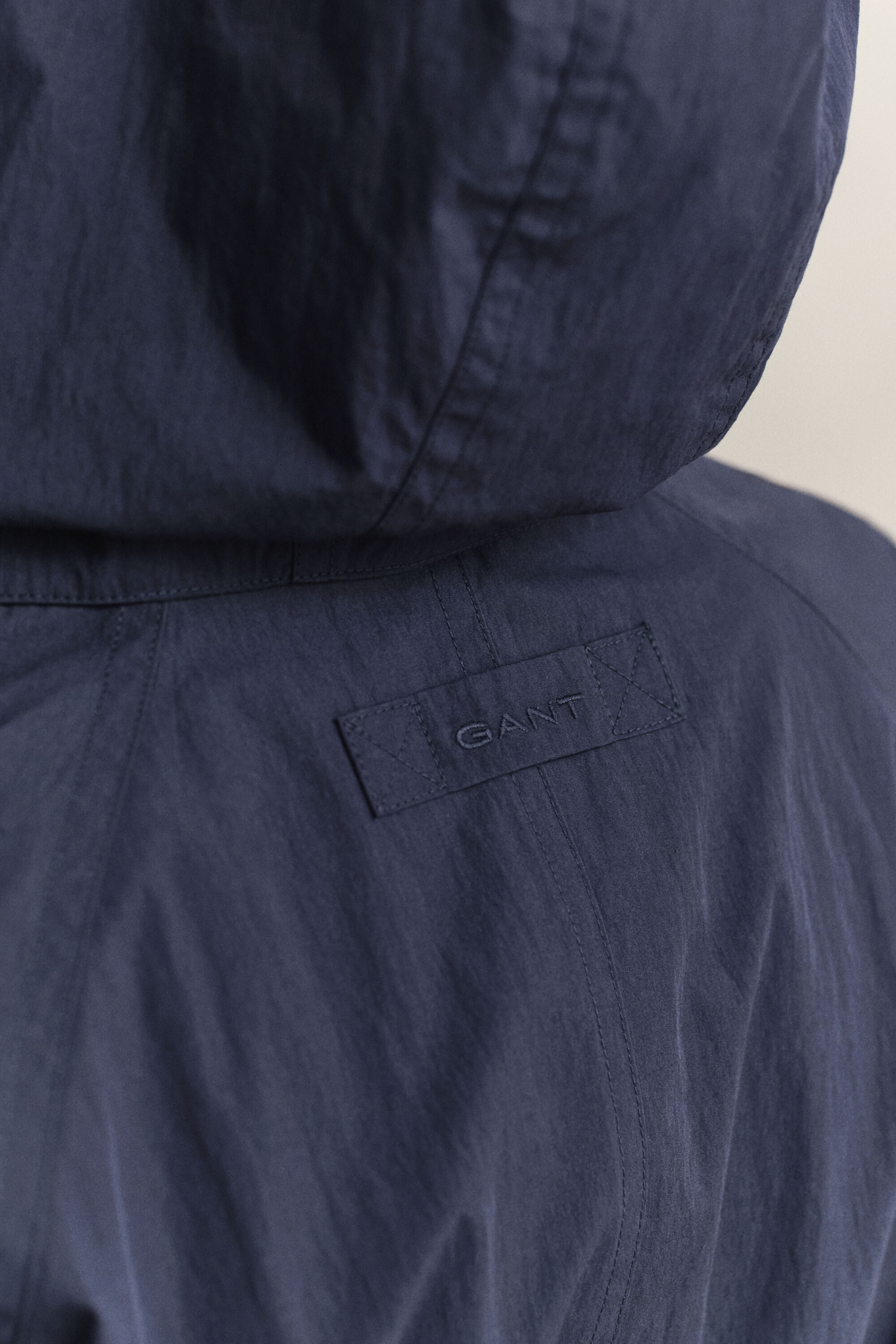 Corta-vento com cinto