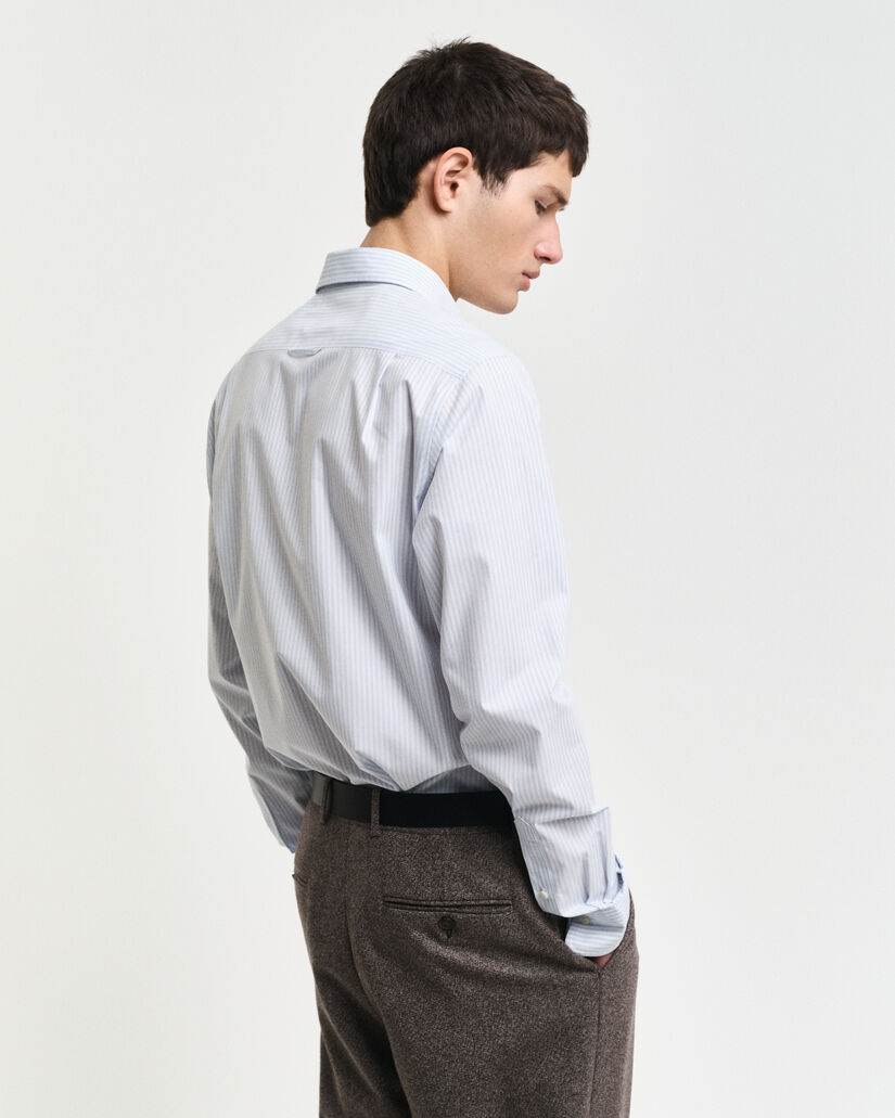 Camisa em popelina às riscas slim fit