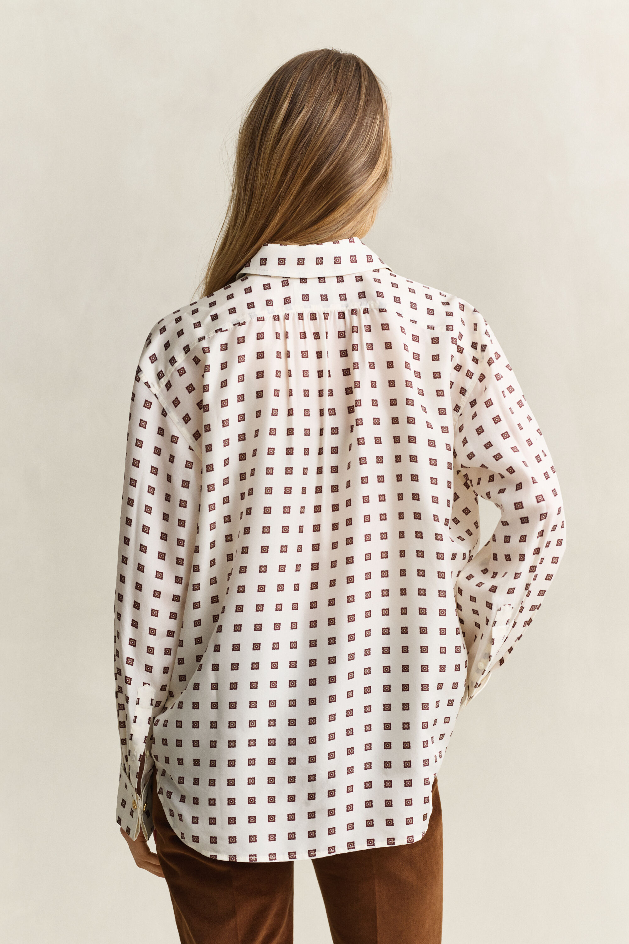 Blusa em seda Habotai