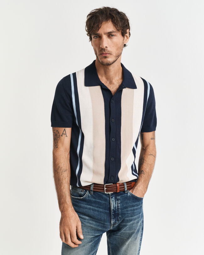 Polo em algodão com bloco de cor