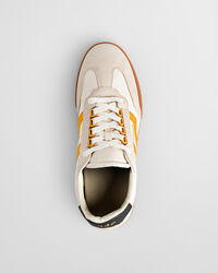 Ténis em camurça Baylle