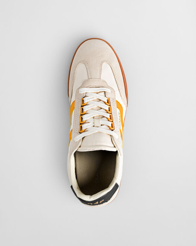 Ténis em camurça Baylle