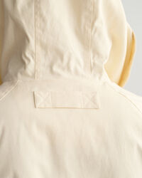 Anoraque com acabamento encerado