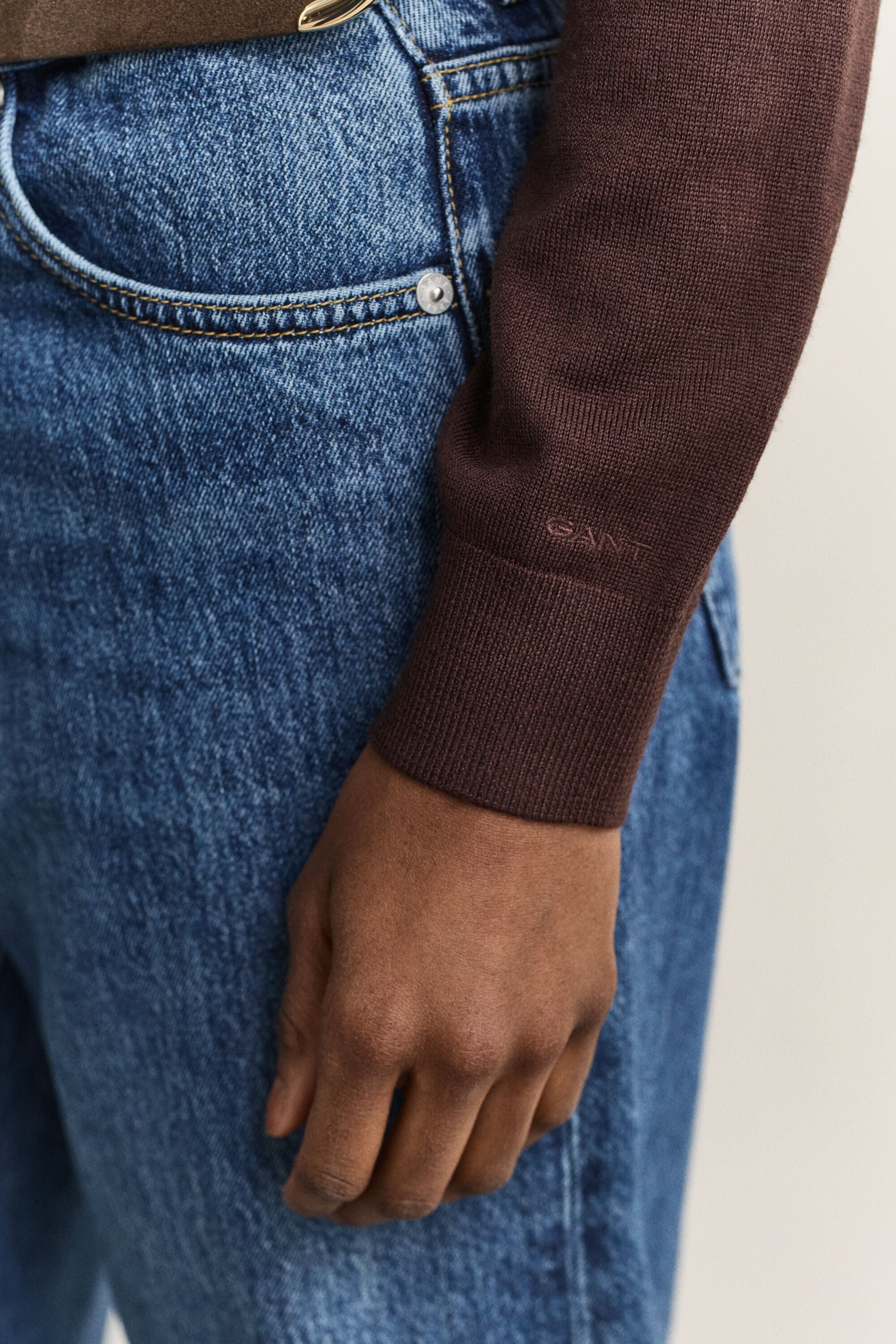 Camisola de malha com decote redondo em lã de merino extrafina
